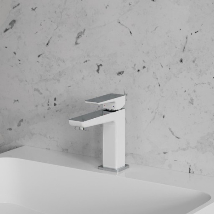 змішувач для умивальника Omnires Parma white (PM7410CRB)