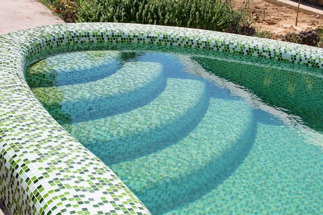 Плитка и мозаика для бассейна – требования к материалам и правила выбора